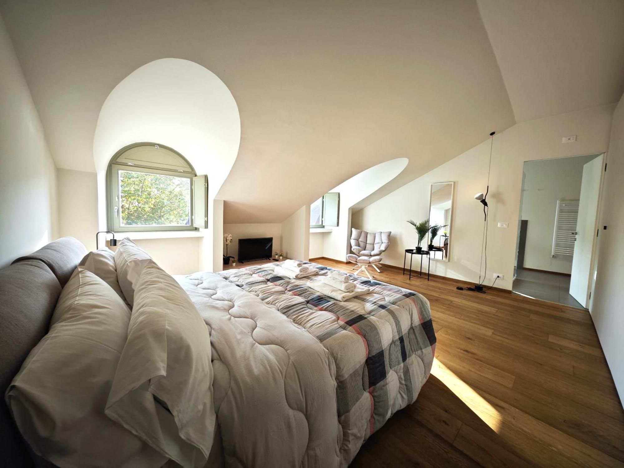 Hostdomus - Lagrange Luxury Apartment ตูริน ภายนอก รูปภาพ