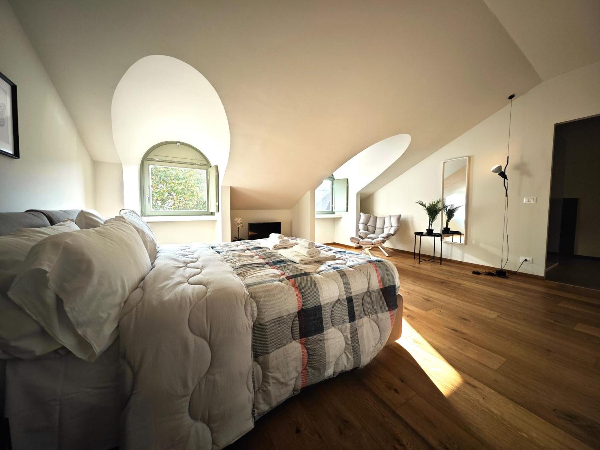 Hostdomus - Lagrange Luxury Apartment ตูริน ภายนอก รูปภาพ